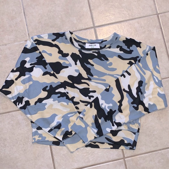 NWOT Double Zero Camo Soft/Lightweight Sweater - Picture 1 of 2